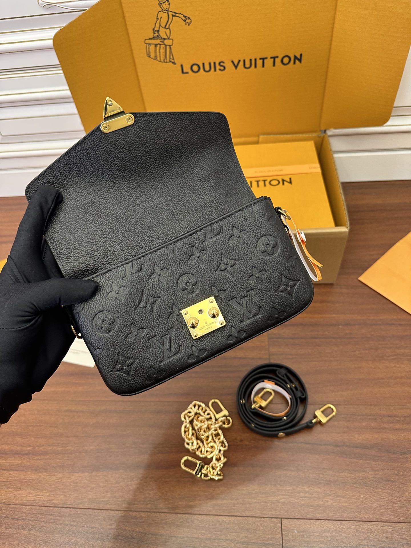 独家首发型号M46595特级加强版品质提升专柜同步电子芯片内码礼品袋保护纸铜版电子标签合格证皮料是正品代