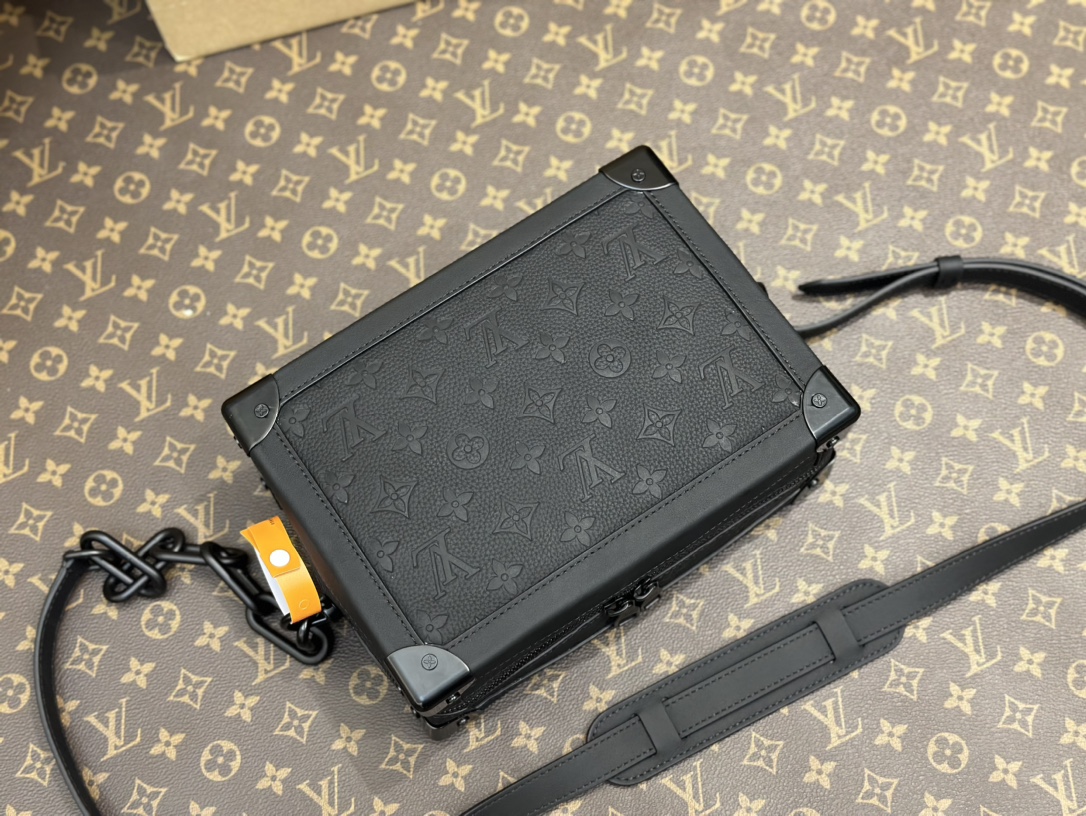 Louis Vuitton Haute Couture Classic Luxury Handbag Shoulder Crossbody 3