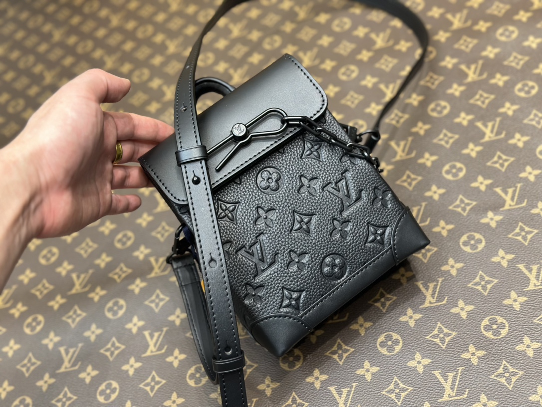 Louis Vuitton Haute Couture Haute Couture Ready-to-Wear Clothing Dress 2