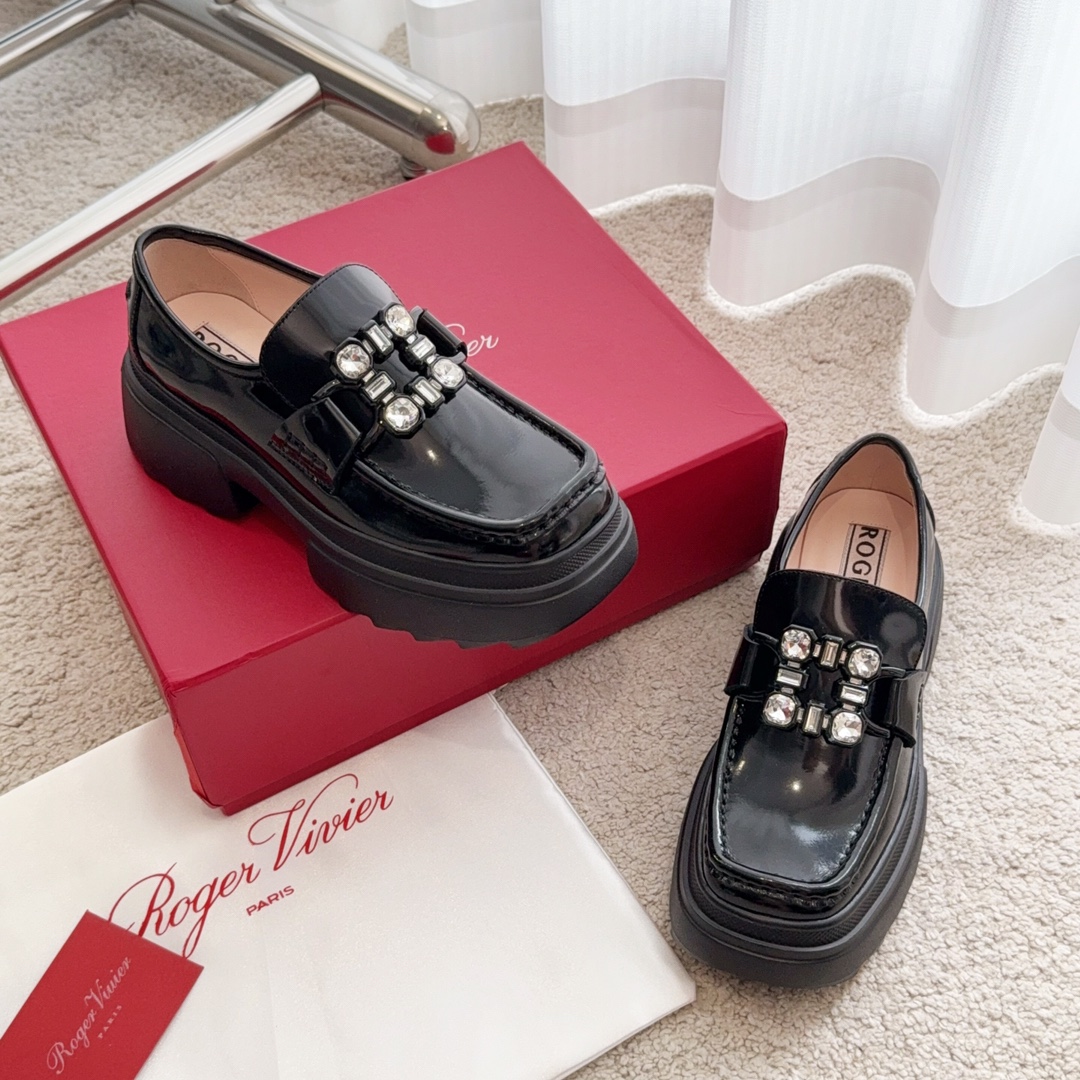 Roger Vivier RV全新walla viv系列