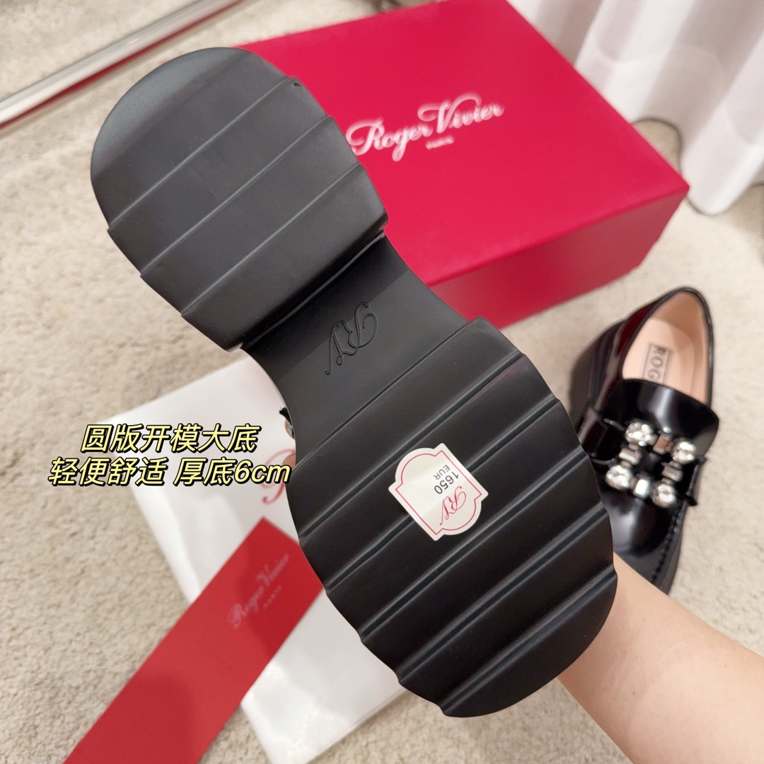 Roger Vivier RV全新walla viv系列