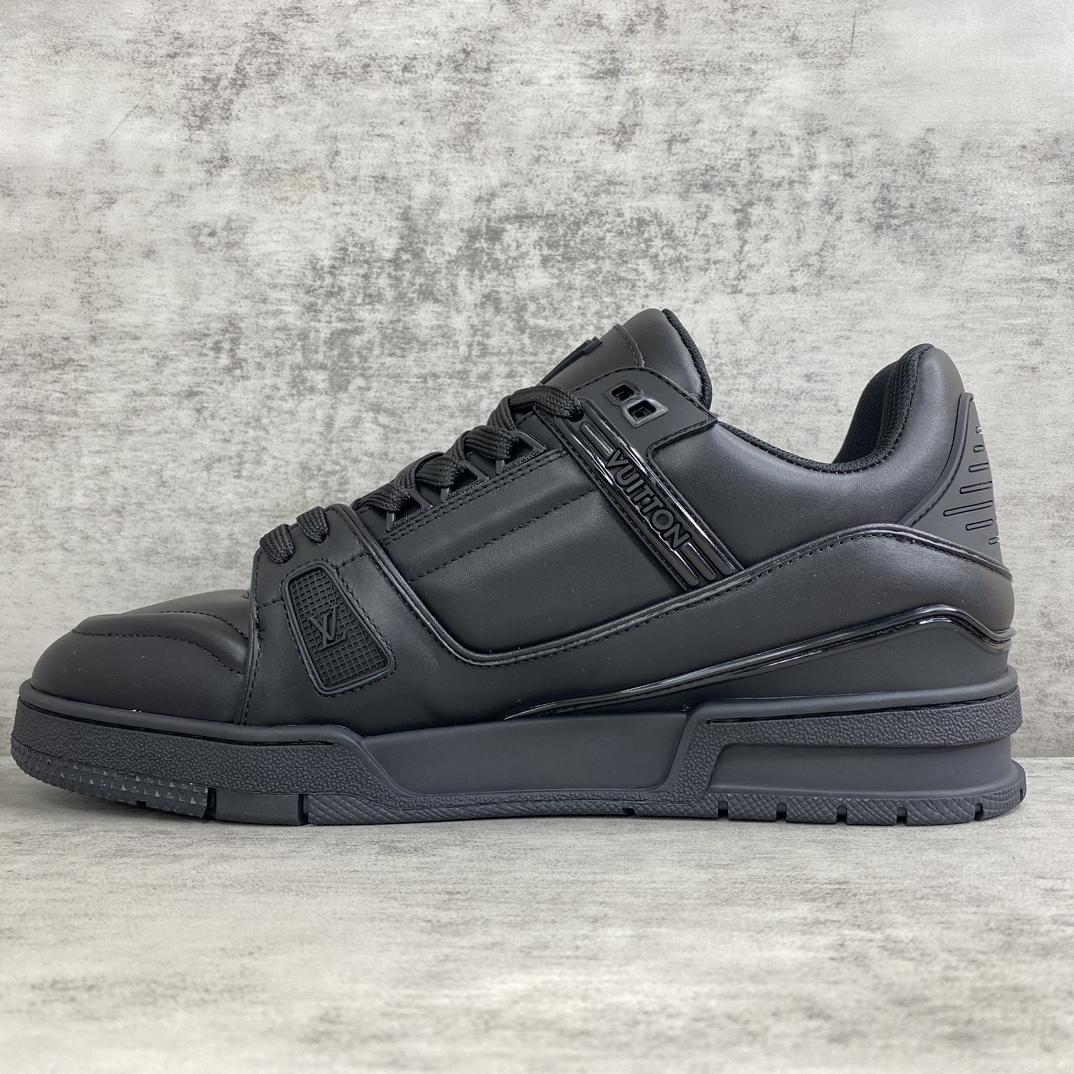 Louis Vuitton 新款上架 Louis Vuitton 23S走秀款 Trainer面包运动鞋 Louis vuitton 路易威登2023年男装秋冬走秀款