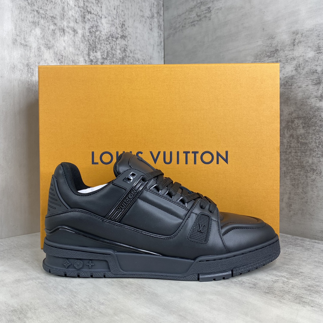 Louis Vuitton 新款上架 Louis Vuitton 23S走秀款 Trainer面包运动鞋 Louis vuitton 路易威登2023年男装秋冬走秀款