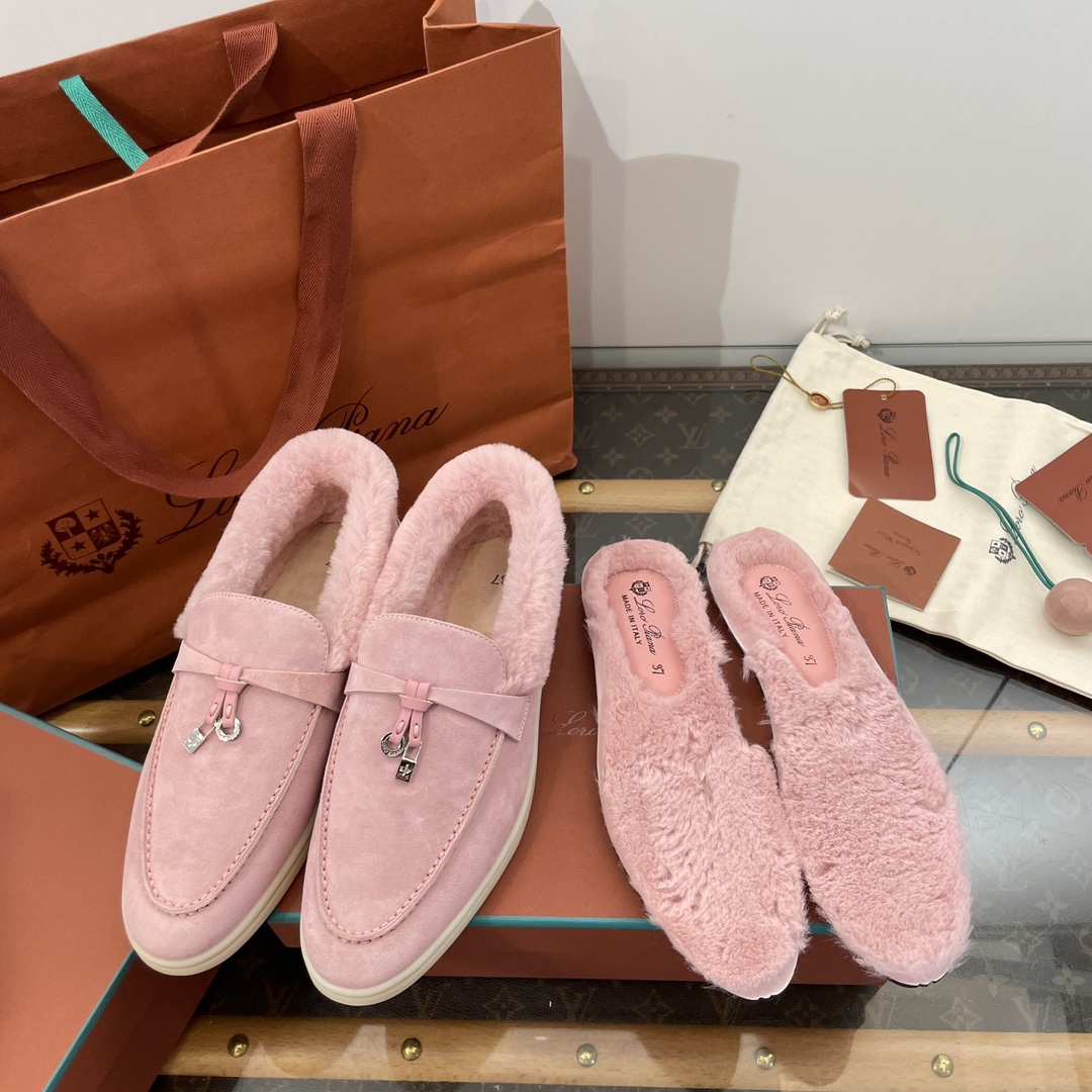 NO:559236,The shoes come with two pairs of insoles, one is made of beaver fur and the other is made of Naa calfskin!  ,loafers,cowhide,loafers,cowhide19860909一致随鞋附两副内底一副为海狸皮草材质～ 另一副为 Naa 小牛皮材质！,乐福鞋毛毛鞋,loafers,cowhide,Women's Shoes