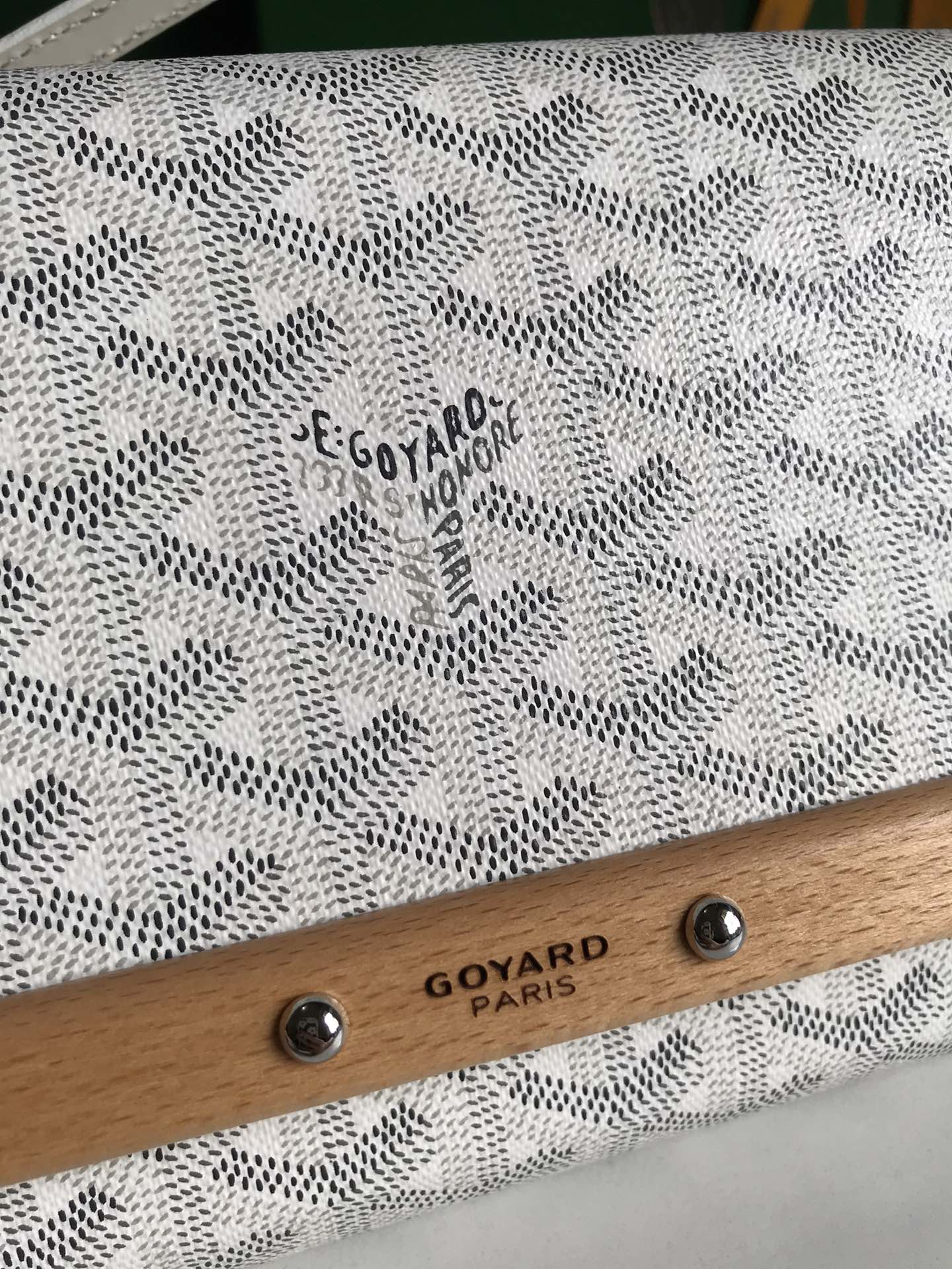 Goyard Monte-Carlo Clutch: Elegant Handbag with Detachable Strap 5 i1697364999 2014 7
