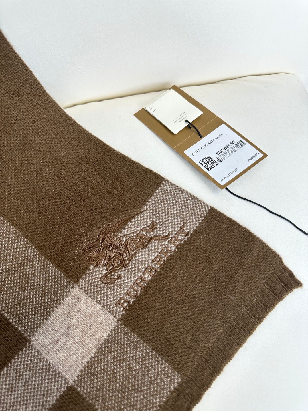Burberry巴宝莉 2023新款针织围巾