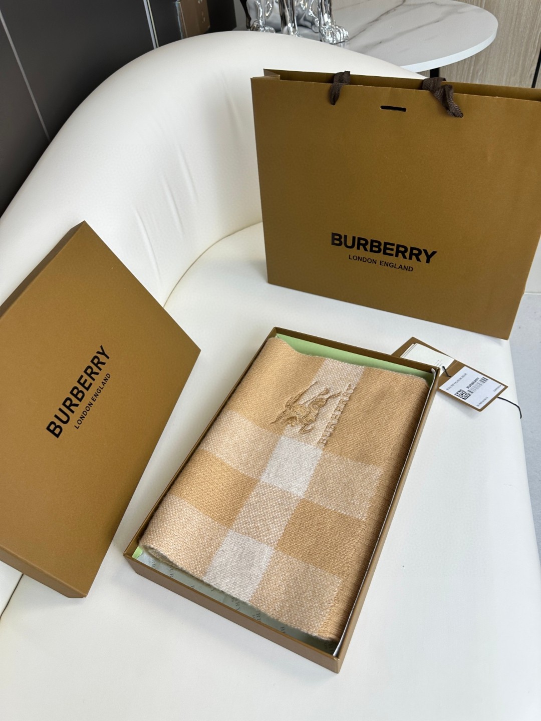 Burberry巴宝莉 2023新款针织围巾