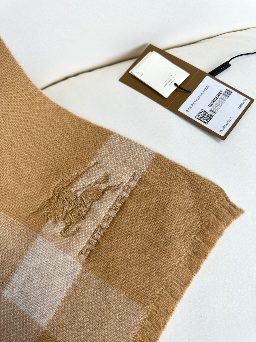 Burberry巴宝莉 2023新款针织围巾