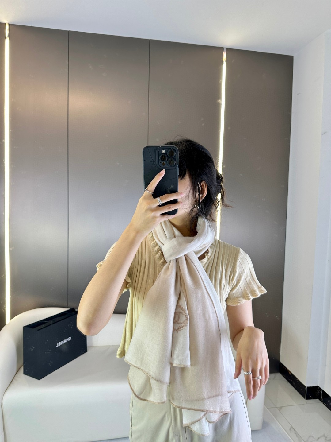 CHANEL 2023新款羊绒围巾