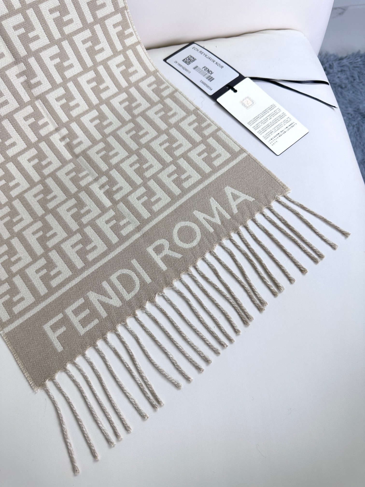 FENDI FF标识羊绒流苏长巾