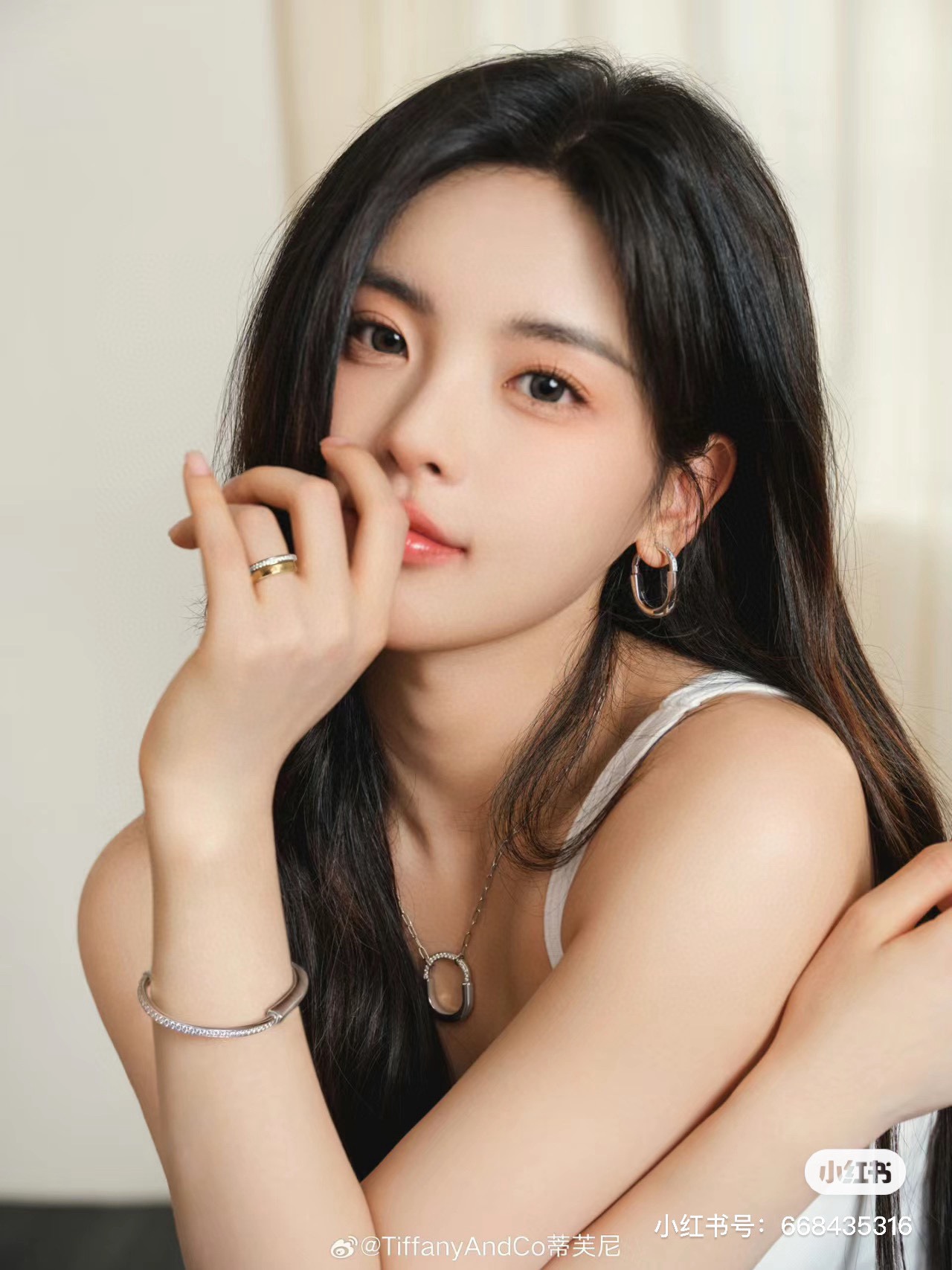 NO:631856,Fashion item sharing | Tiffany Lock series TE149# padlock diamond earrings. The 'lock' in your heart is the same as the 'lock' wish. The unique rotating lock buckle is inspired by the classic padlock. The craftsmanship and design are novel expressions. 18K white gold, 88260, earrings, Cartier high-end jewelry19860909时尚单品分享| Tiffany Lock 系列 TE149#挂锁钻石耳环 心中“锁”想 皆如“锁”愿 经典挂锁中撷取灵感别具一格的旋转锁扣 工艺与设计新颖表达 18K白金,88260,,earrings,卡迪亚高端饰品,Jewelry