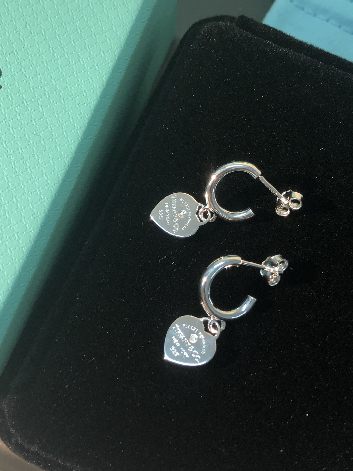 NO:103679,Sterling silver Tiffany love earrings, electroplated silver, classic design, highly recommended, Tiffany earrings, tiffany, earrings, pure silver19860909纯银Tiffany 爱心耳环,电镀银色,经典设计,强烈推荐,蒂芙尼耳钉,tiffany,earrings,pure silver,Jewelry