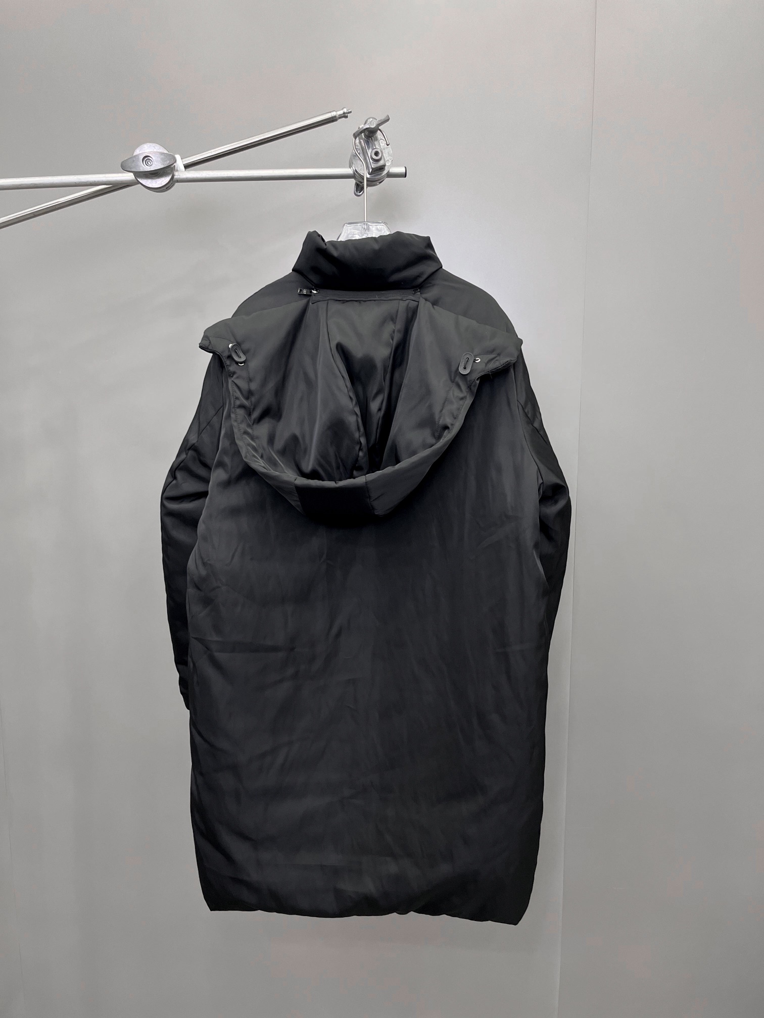 P家新款90白鹅绒服进口再生纤维️经典再生尼龙面料可双面两穿设计实穿性满分连帽可拆卸设计直筒版型显瘦不挑