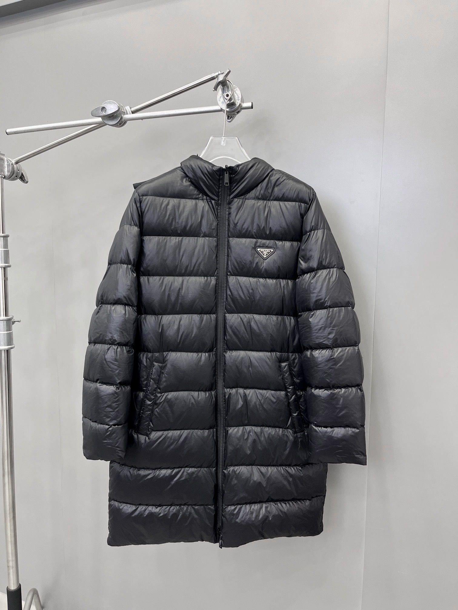 P家新款90白鹅绒服进口再生纤维️经典再生尼龙面料可双面两穿设计实穿性满分连帽可拆卸设计直筒版型显瘦不挑