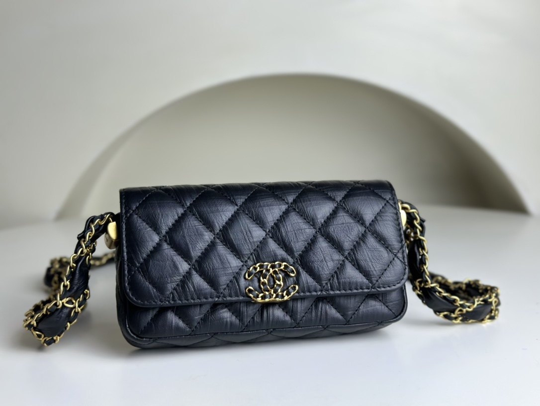 Chanel Belt Bags & Fanny Packs Black Cowhide Fall/Winter Collection A96036