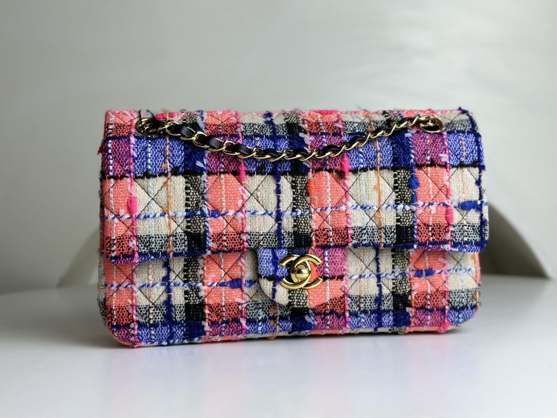 CHANEL Xiaoxiang Dual Version 23A Woolen CF Classic Plaid Shoulder Bag This is very versatile. It is easy to see at a glance and has a 100% retur