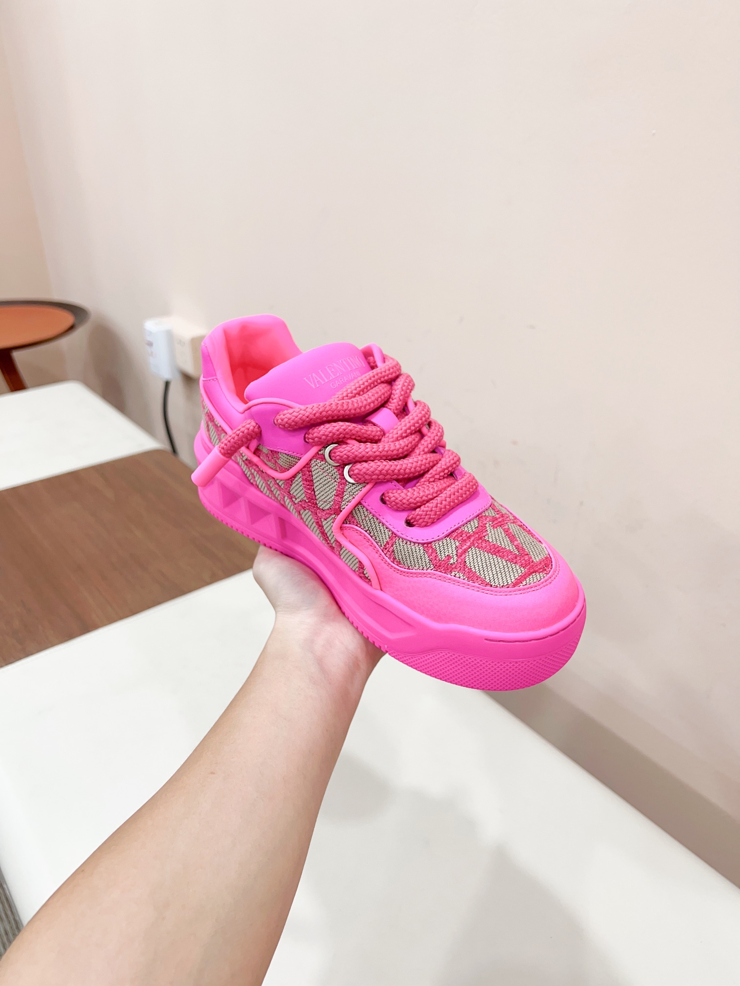 Valentin 2023 Certified New Shoe Collection: Big-Time Style with Unique Twists - 图片 5