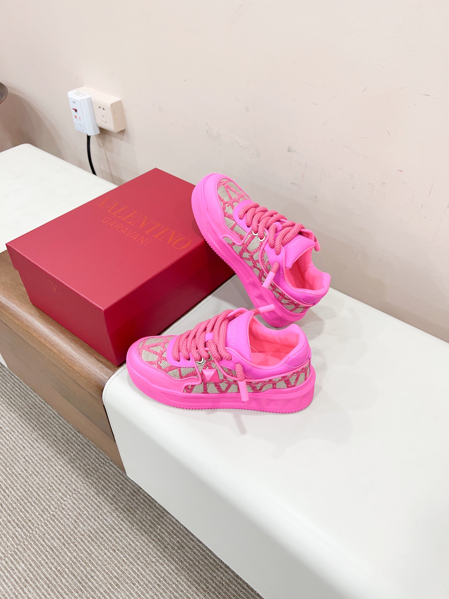 Valentin 2023 Certified New Shoe Collection: Big-Time Style with Unique Twists - 图片 3