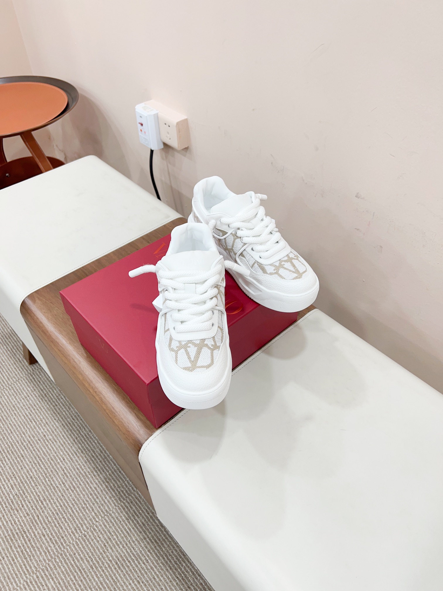 Valentin’s 2023 Certified New Shoe Collection: Bold Designs and Unbeatable Value - 图片 1