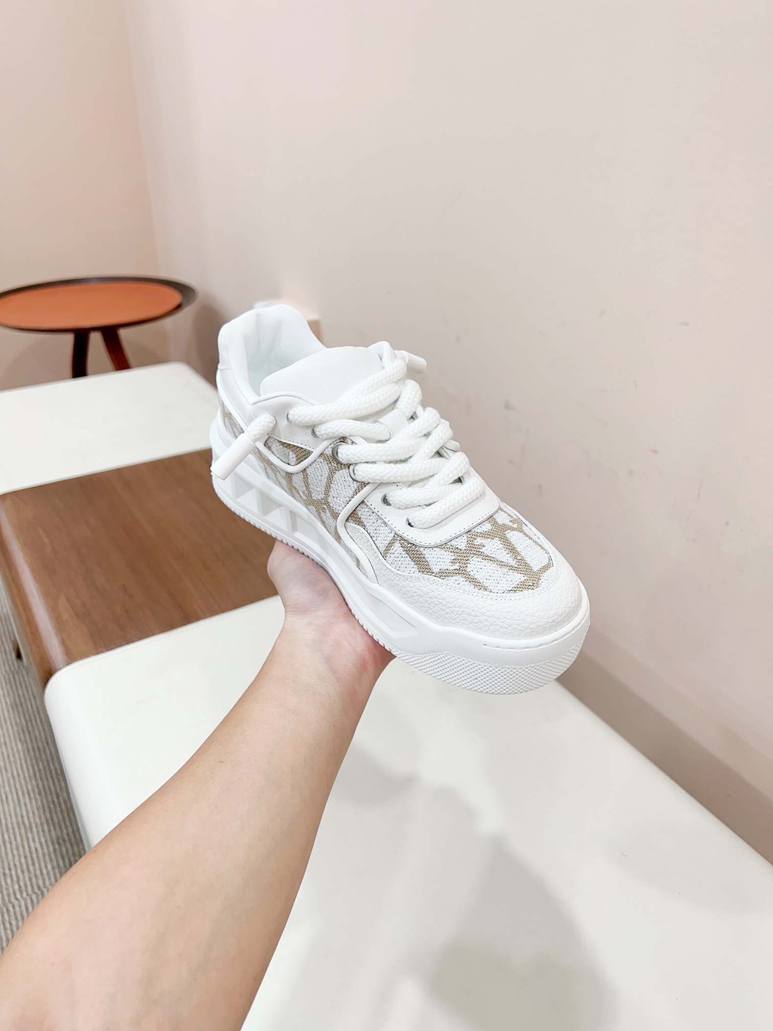 Valentin’s 2023 Certified New Shoe Collection: Bold Designs and Unbeatable Value - 图片 5