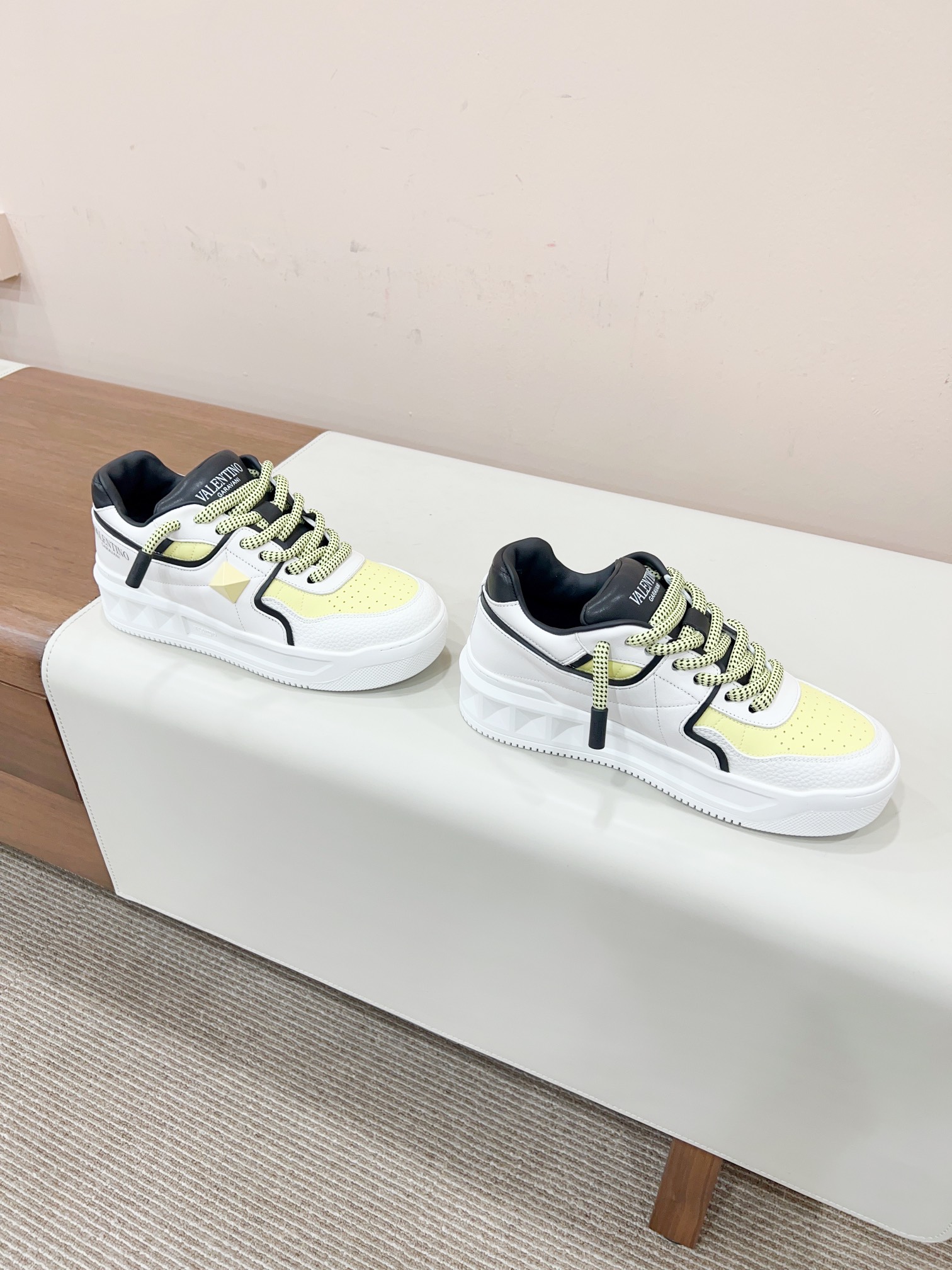 Valentin’s 2023 Certified New Shoe Collection: Big-Time Couples, 3D Print, Best Value - 图片 6