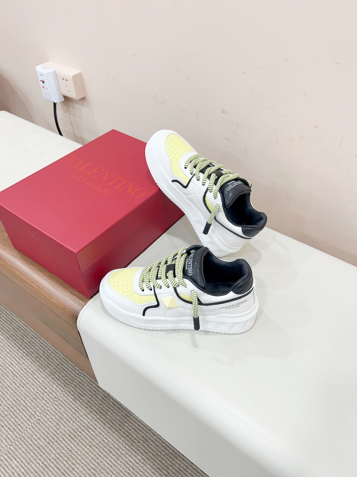 Valentin’s 2023 Certified New Shoe Collection: Big-Time Couples, 3D Print, Best Value - 图片 3