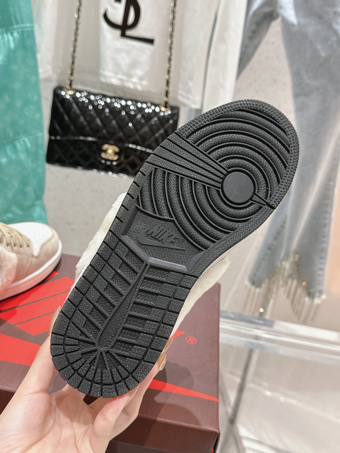 Nike x AJ Joint Venture: Top Quality Customized Leather Sneakers for Men and Women - 图片 9