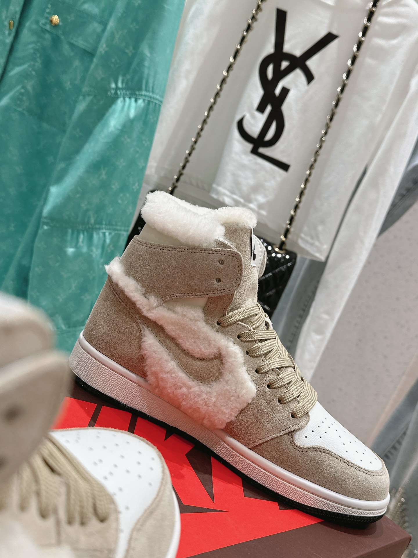 Nike x AJ Joint Venture: Top Quality Customized Leather Sneakers for Men and Women - 图片 5