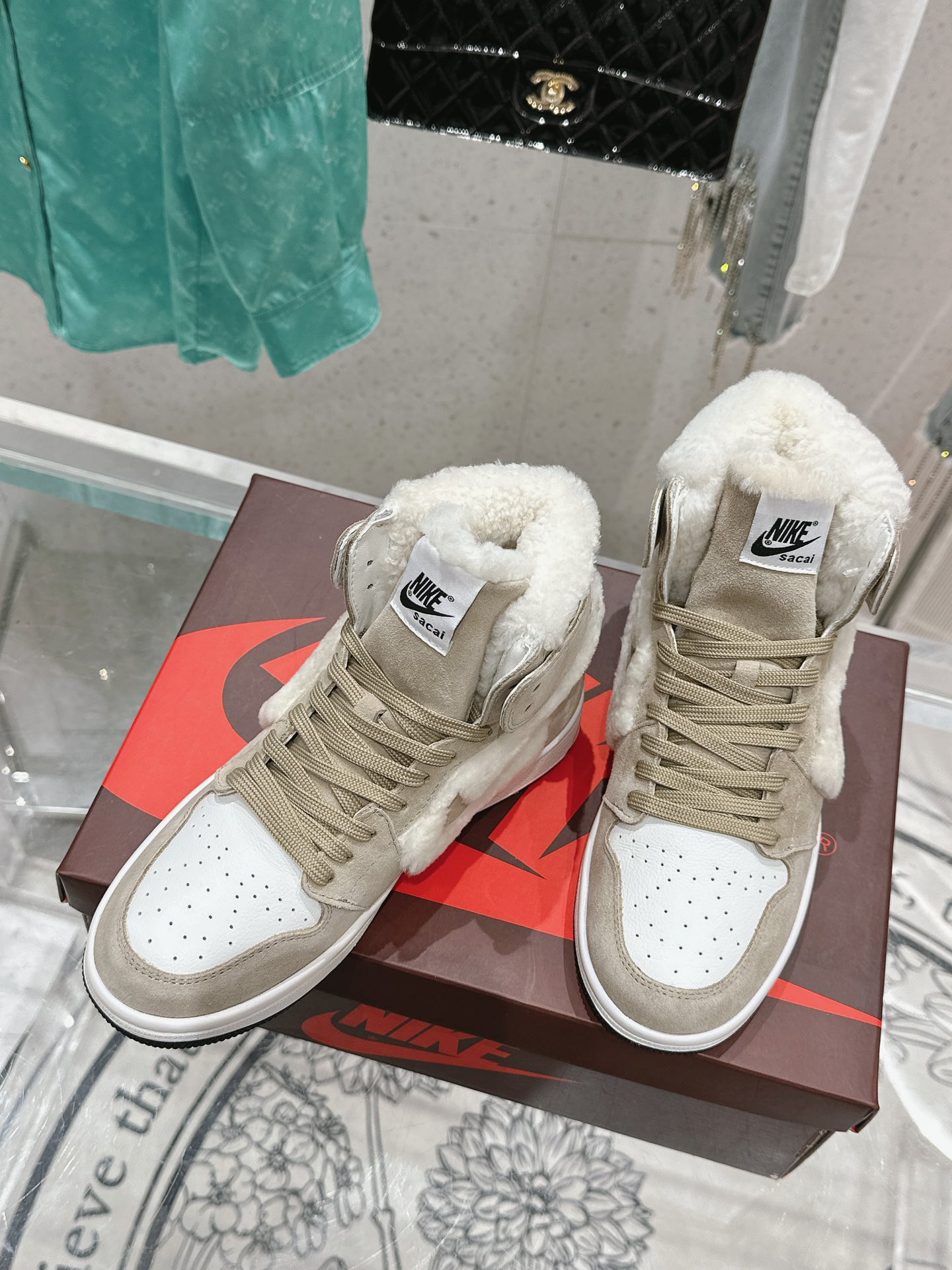 Nike x AJ Joint Venture: Top Quality Customized Leather Sneakers for Men and Women - 图片 3