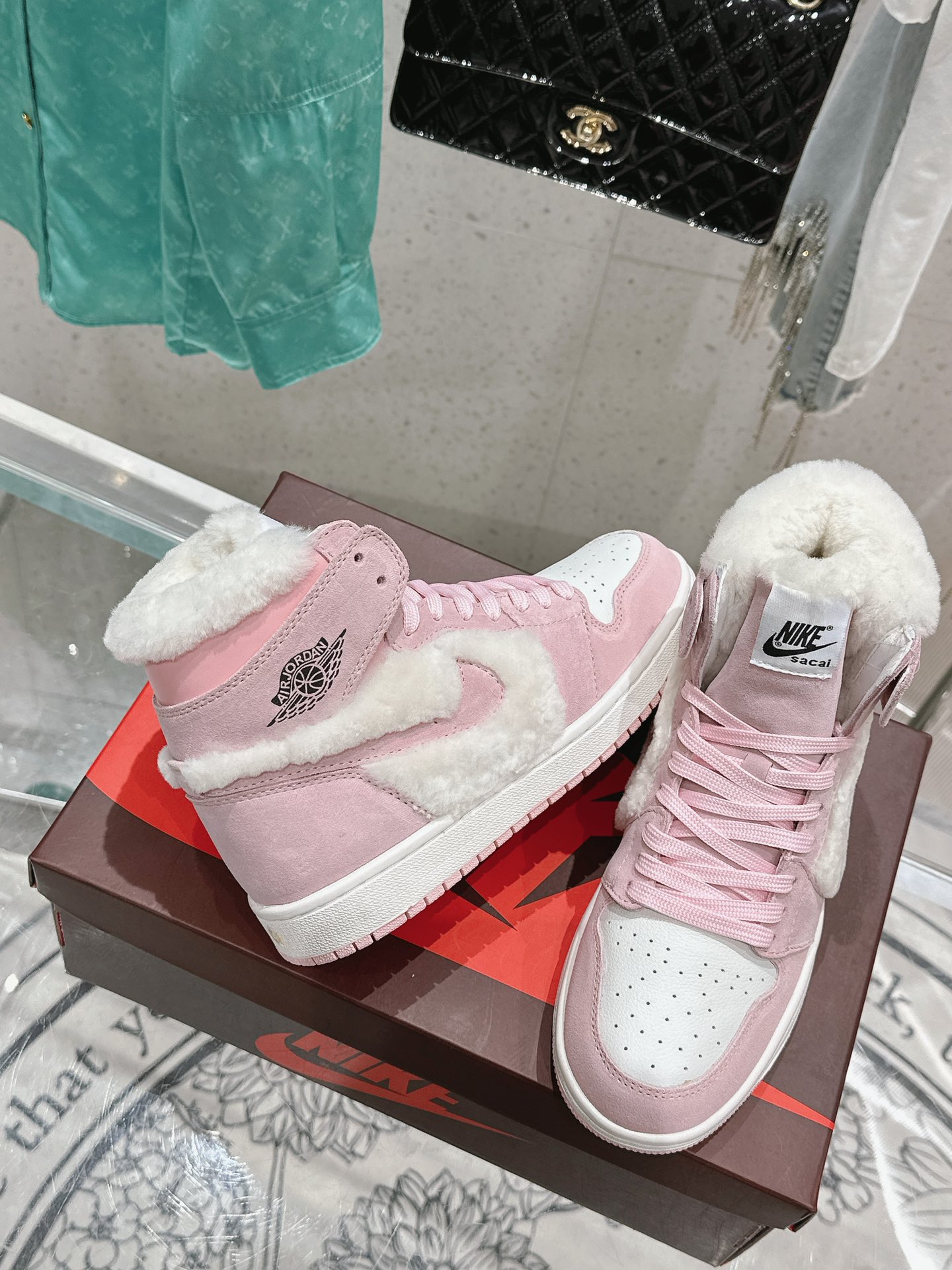 Nike x AJ Joint Venture: Top Quality Customized Leather Sneakers for Men and Women - 图片 3