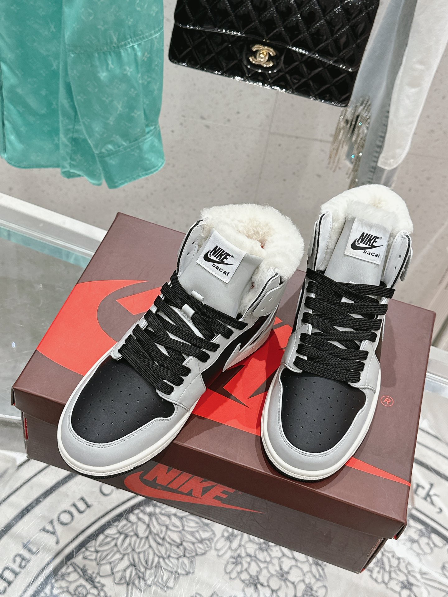 Nike x AJ Joint Venture: Top Quality Customized Leather Sneakers for Men and Women - 图片 4