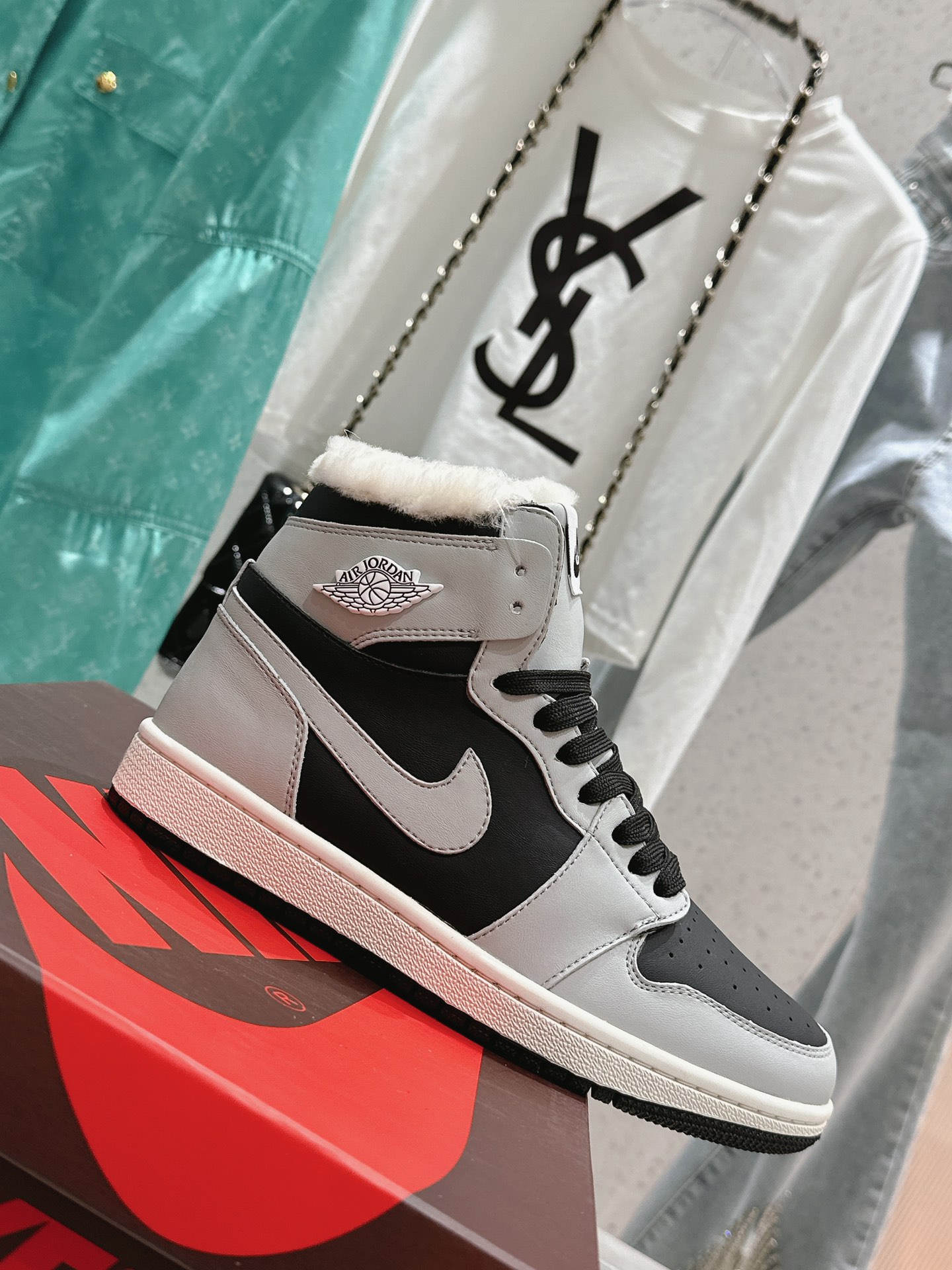 Nike x AJ Joint Venture: Top Quality Customized Leather Sneakers for Men and Women - 图片 1
