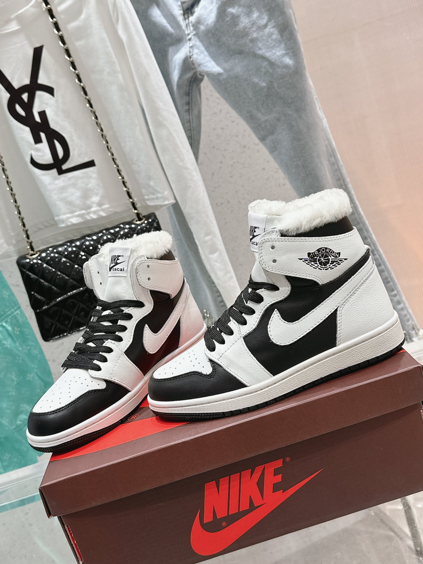 Nike x AJ’s Premium Leather Sneakers: Customized Cow Skin and Velvet, Unique Design and Quality - 图片 5