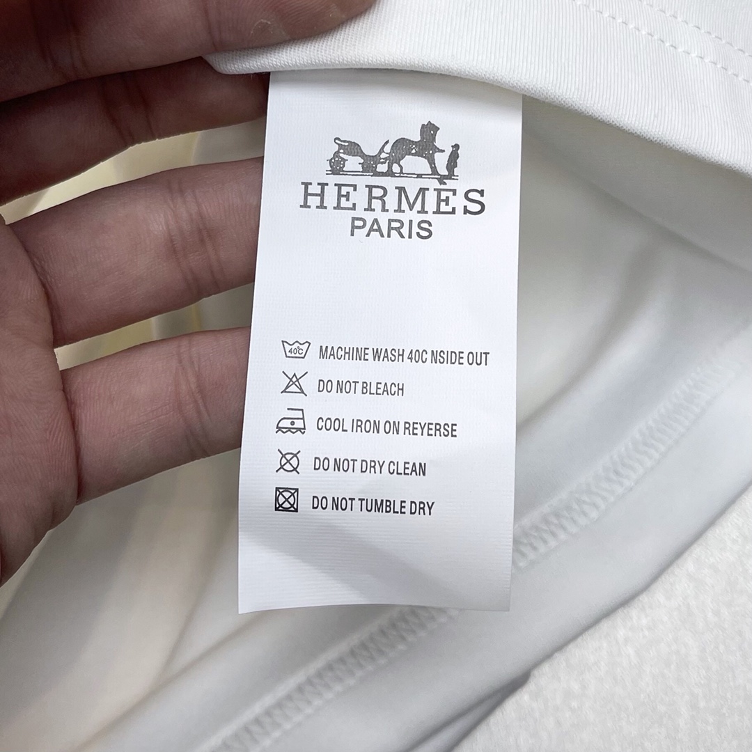 Zenium White Herme’s Long-Sleeve T-Shirt: Classic, Clean, and Customized Style - 图片 6