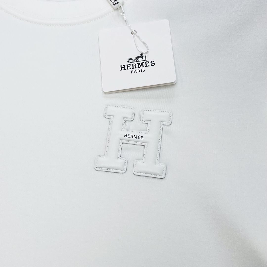 Zenium White Herme’s Long-Sleeve T-Shirt: Classic, Clean, and Customized Style - 图片 4