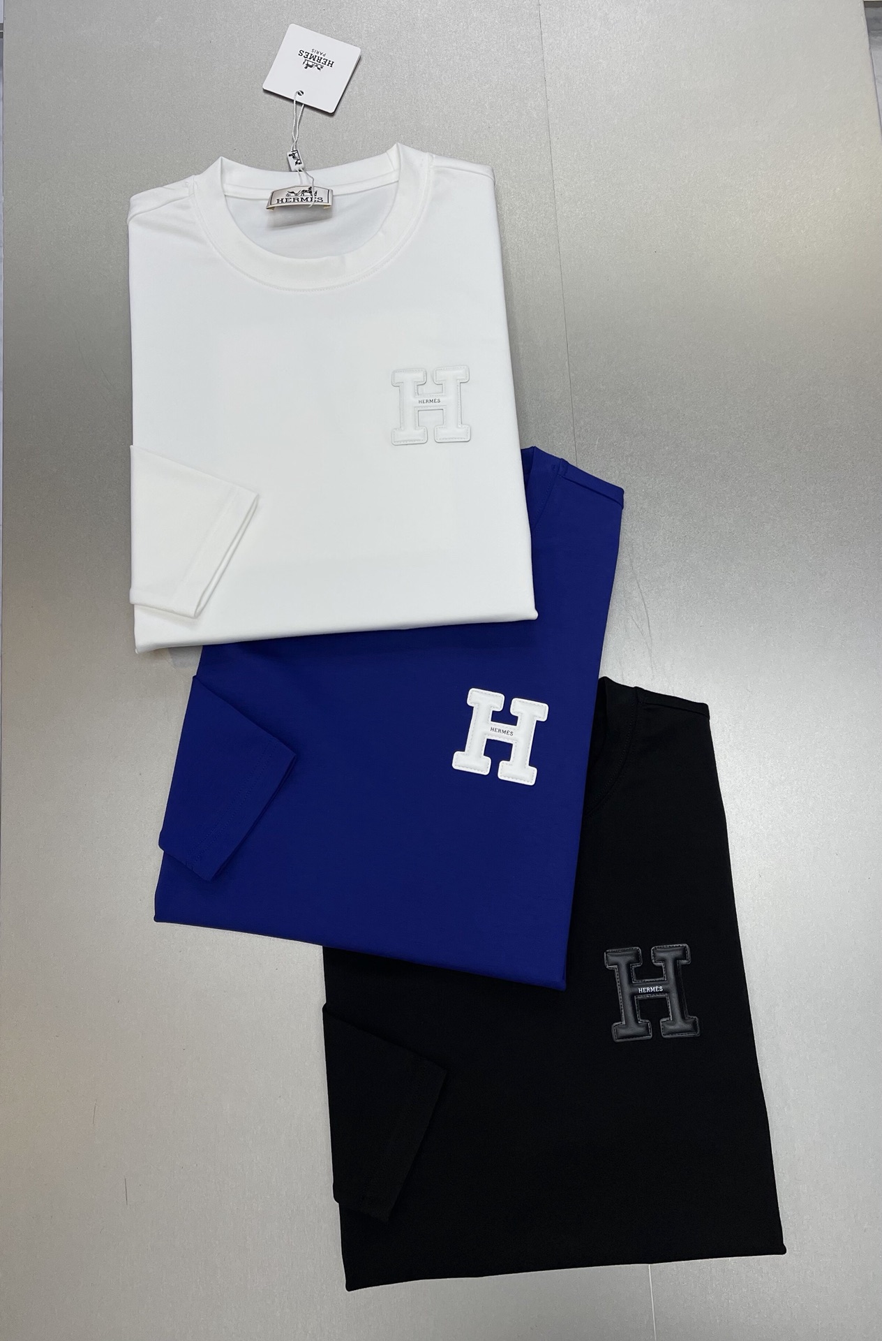 Zenium White Herme’s Long-Sleeve T-Shirt: Classic, Clean, and Customized Style - 图片 7