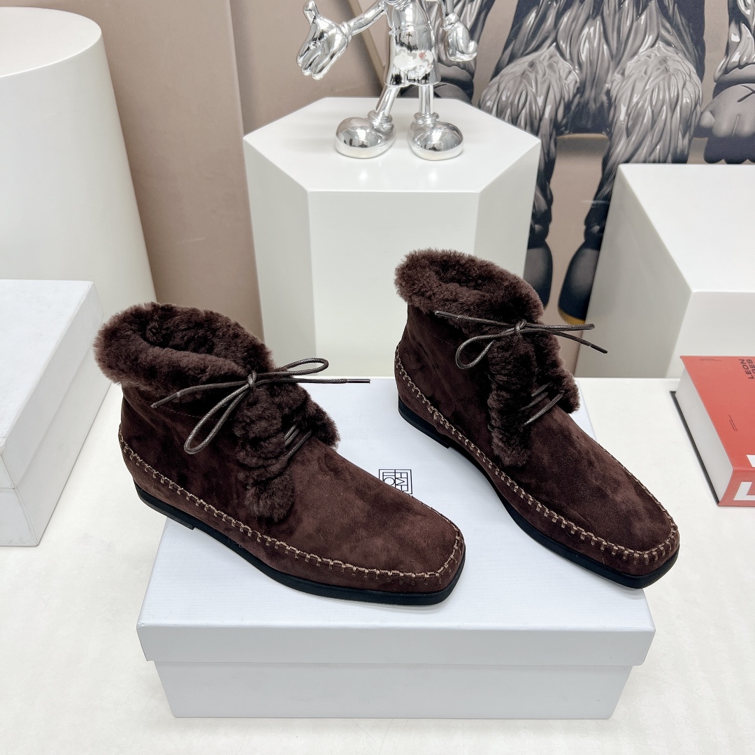 Toteme 2023 AW Recreational Shoe Series: Top Edition with Nordic Design - 图片 1