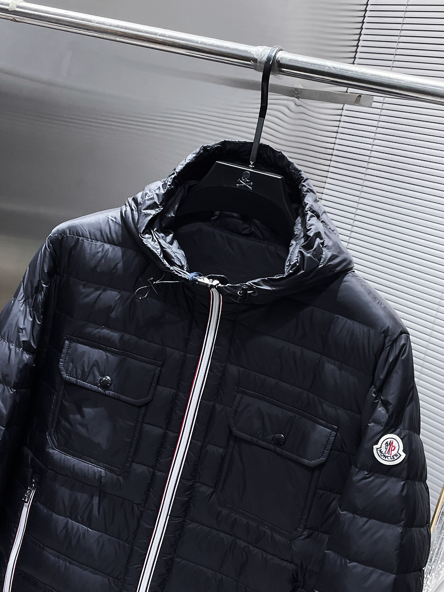 蒙口moncler2024秋冬新款连帽羽绒服外套爆款来袭品相超级好进口防风防雨面料软糯亲肤抗皱不沾灰立挺