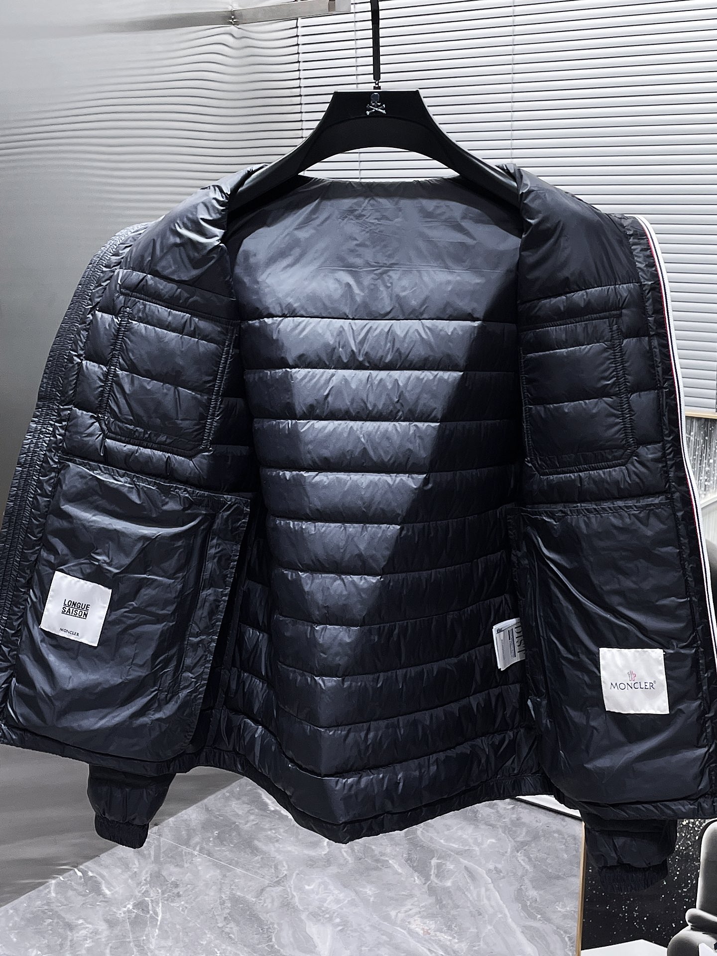 蒙口moncler2024秋冬新款连帽羽绒服外套爆款来袭品相超级好进口防风防雨面料软糯亲肤抗皱不沾灰立挺