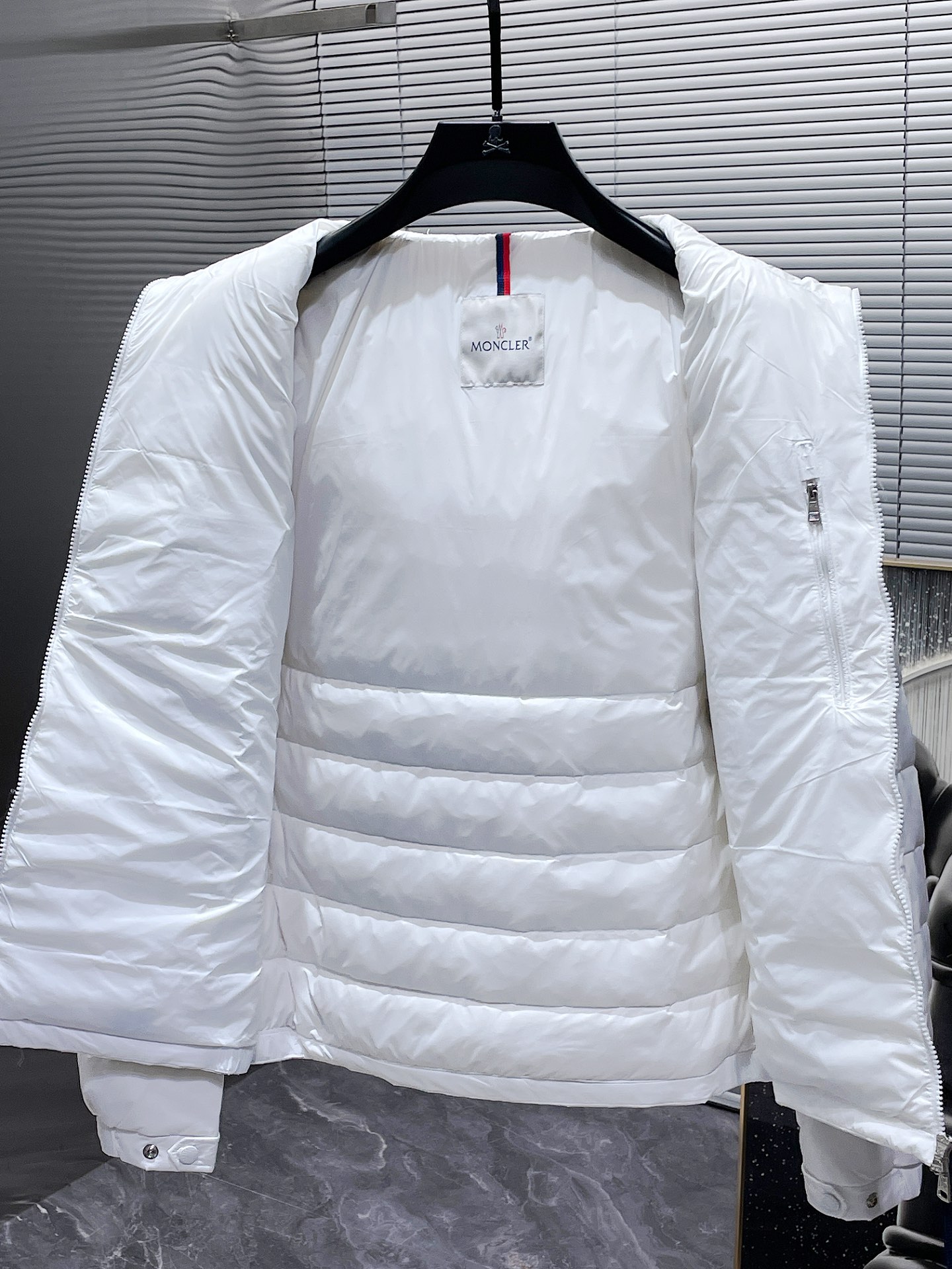 蒙口moncler2024秋冬新款连帽羽绒服外套爆款来袭品相超级好进口防风防雨面料软糯亲肤抗皱不沾灰立挺