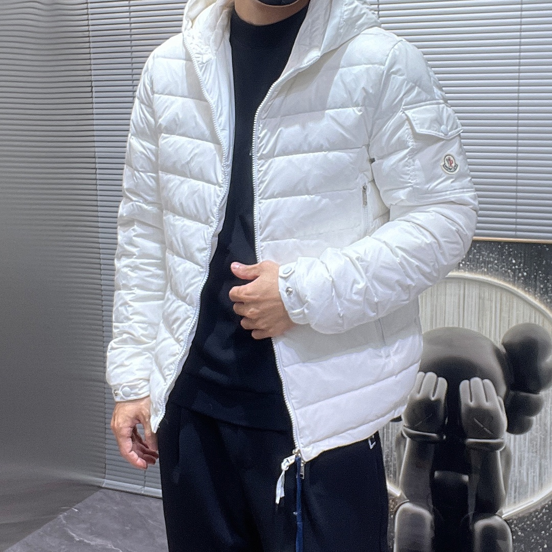 蒙口moncler2024秋冬新款连帽羽绒服外套爆款来袭品相超级好进口防风防雨面料软糯亲肤抗皱不沾灰立挺