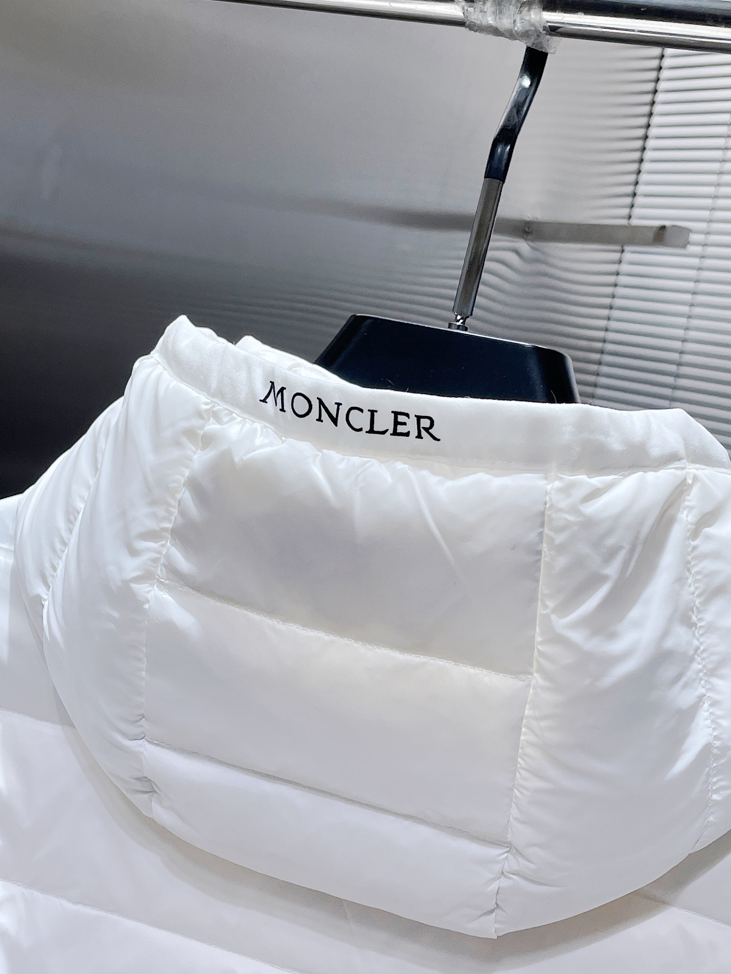 蒙口moncler2024秋冬新款连帽羽绒服外套爆款来袭品相超级好进口防风防雨面料软糯亲肤抗皱不沾灰立挺