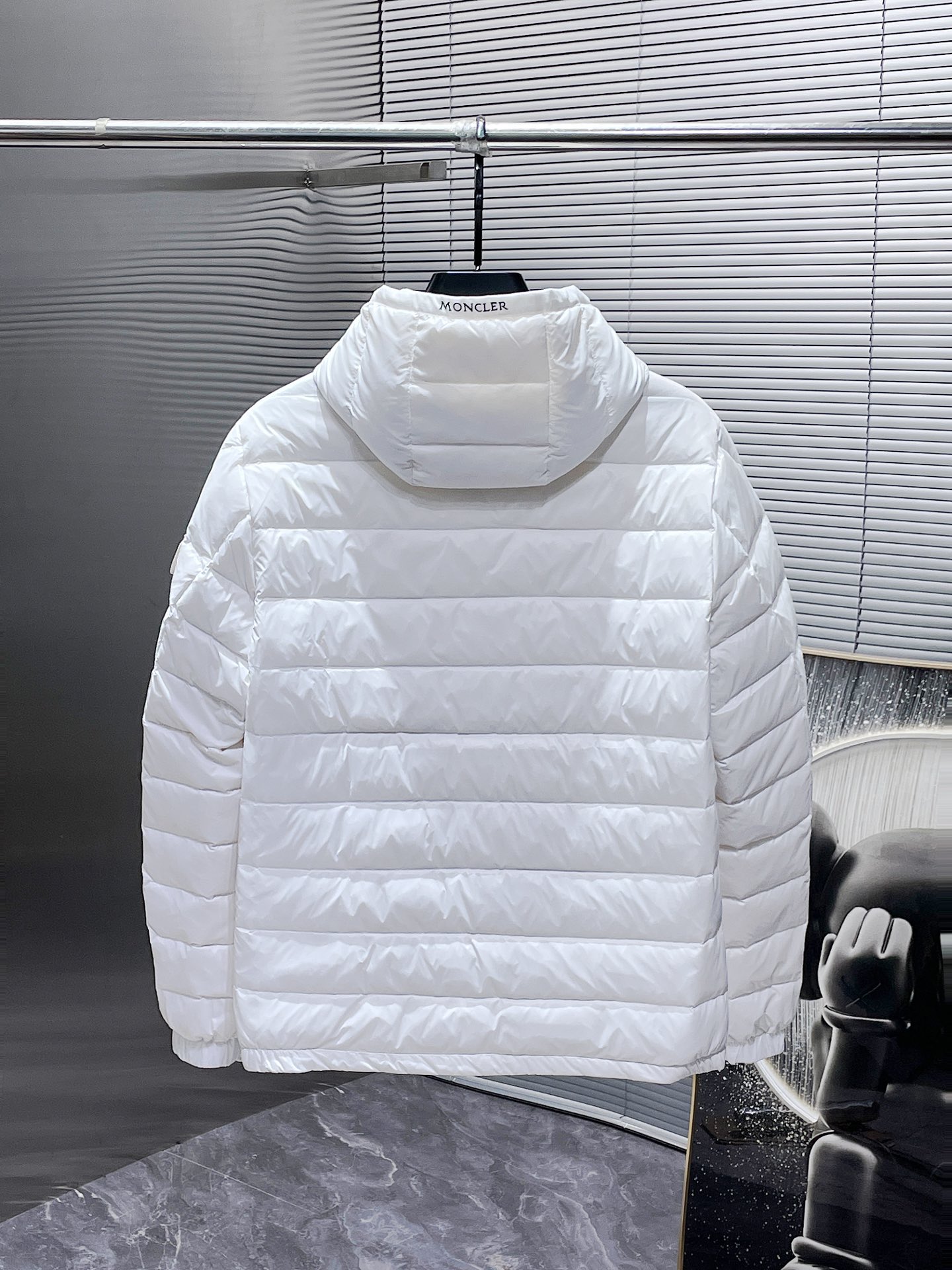 蒙口moncler2024秋冬新款连帽羽绒服外套爆款来袭品相超级好进口防风防雨面料软糯亲肤抗皱不沾灰立挺