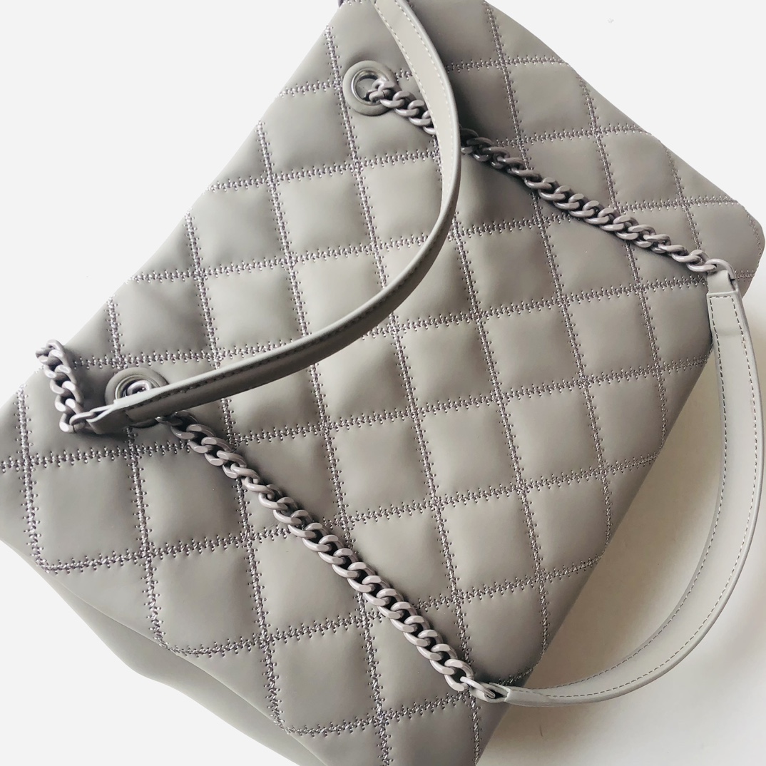 Stylish Imported Goat Skin Handbag with Magnetic Button and Multiple Compartments - 图片 2