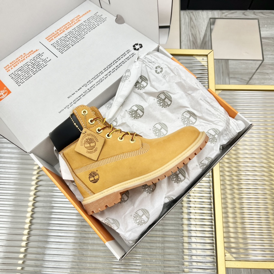 “Footwear Trends in Timberland’s 2022 Collection: Big Yellow Boots for Men and Women” - 图片 6
