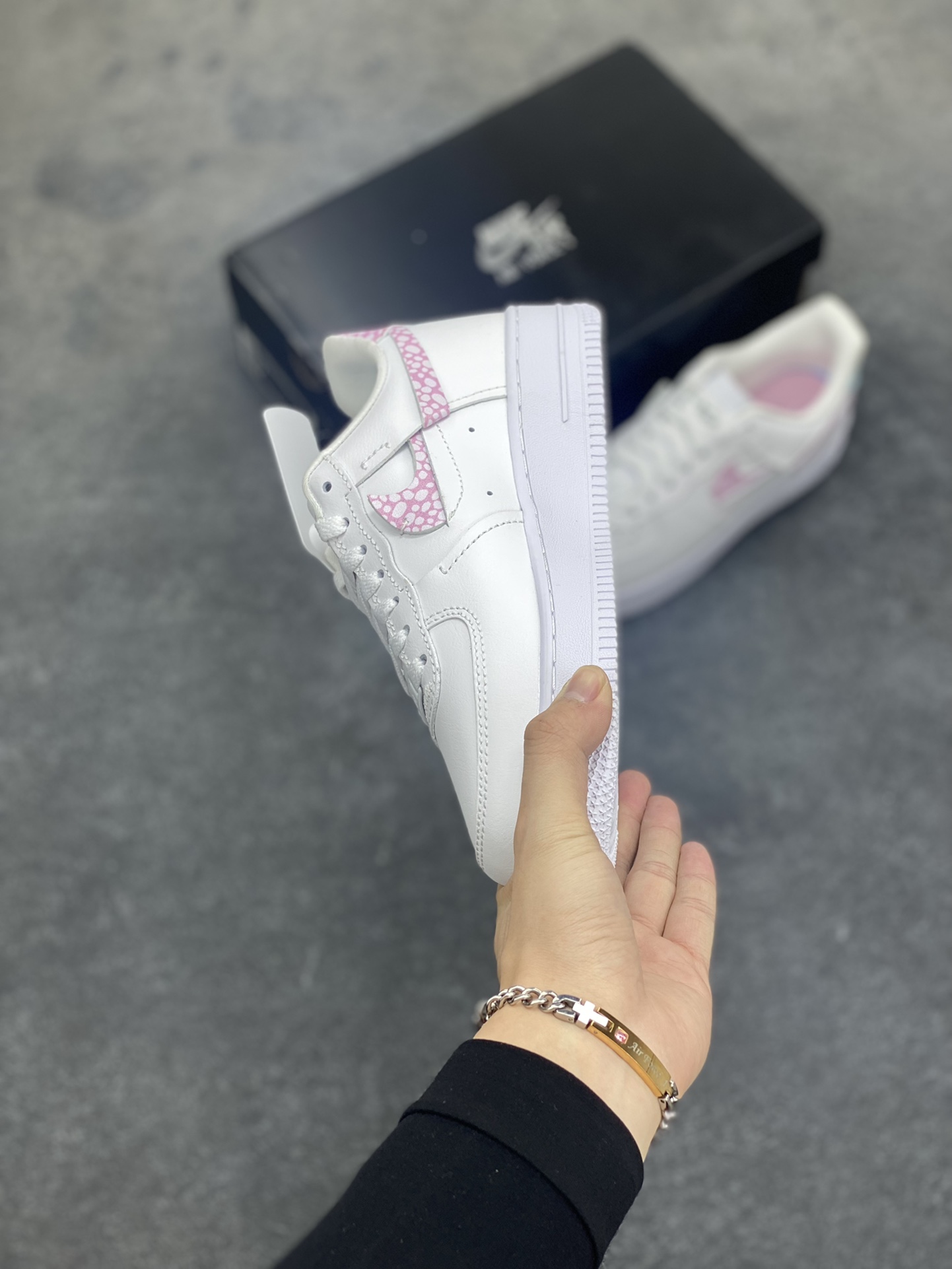 图片[3]-福利特价 全掌气垫🔥 NK Air Force 1 空军一号 断勾 原楦头原纸板 打造纯正空军版型#专注外贸渠道 全掌内置蜂窝气垫 #原盒配件 原厂中底钢印、拉帮完美 货号：DC1164-101 尺码：36 36.5 37.5 38 38.5 39 40 40.5 41 42 42.5 43 44 44.5 45-选品中心