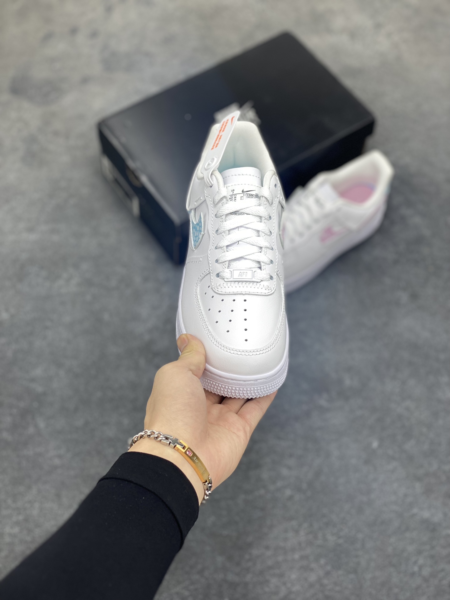 图片[2]-福利特价 全掌气垫🔥 NK Air Force 1 空军一号 断勾 原楦头原纸板 打造纯正空军版型#专注外贸渠道 全掌内置蜂窝气垫 #原盒配件 原厂中底钢印、拉帮完美 货号：DC1164-101 尺码：36 36.5 37.5 38 38.5 39 40 40.5 41 42 42.5 43 44 44.5 45-选品中心