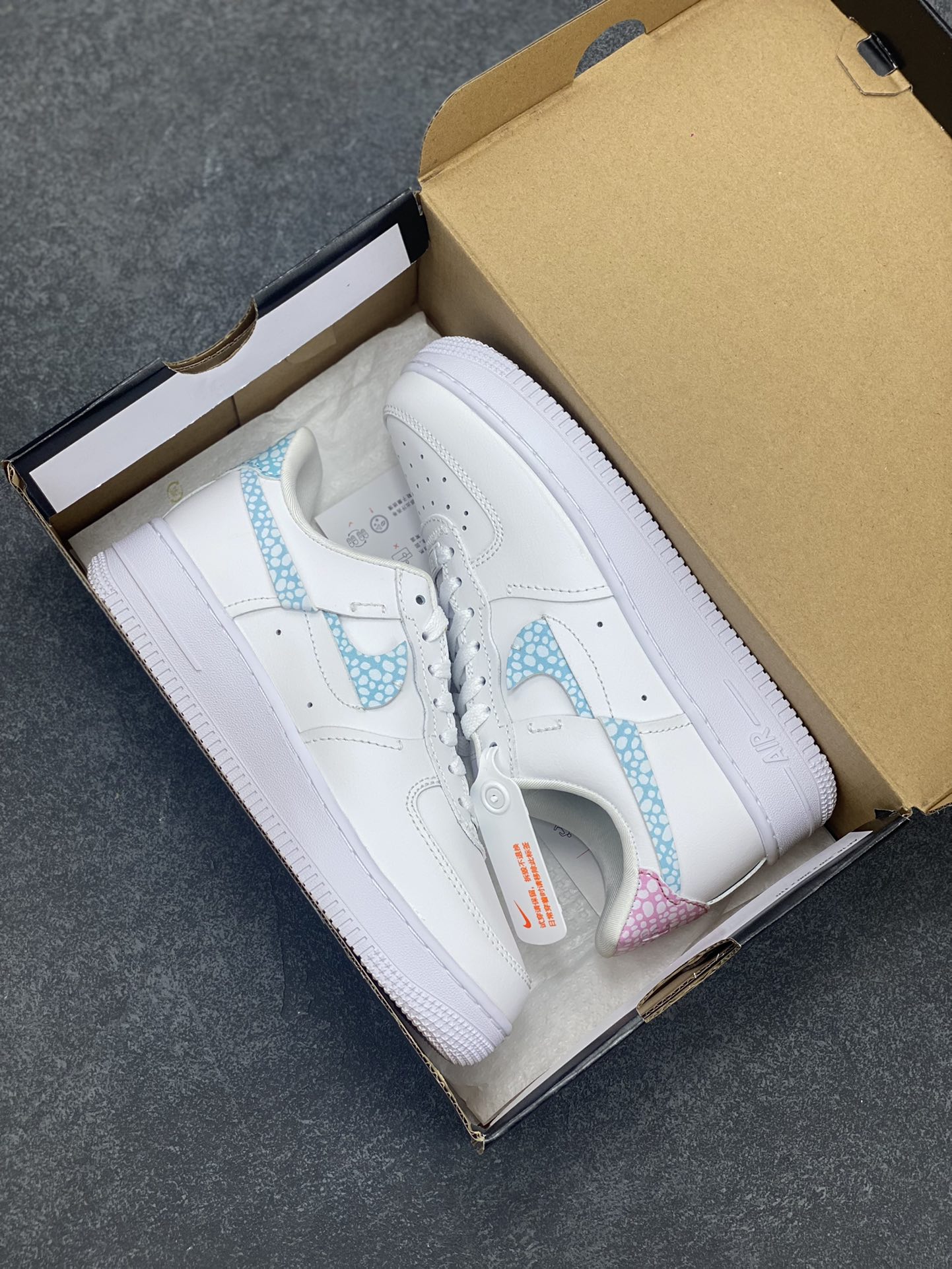 图片[9]-福利特价 全掌气垫🔥 NK Air Force 1 空军一号 断勾 原楦头原纸板 打造纯正空军版型#专注外贸渠道 全掌内置蜂窝气垫 #原盒配件 原厂中底钢印、拉帮完美 货号：DC1164-101 尺码：36 36.5 37.5 38 38.5 39 40 40.5 41 42 42.5 43 44 44.5 45-选品中心