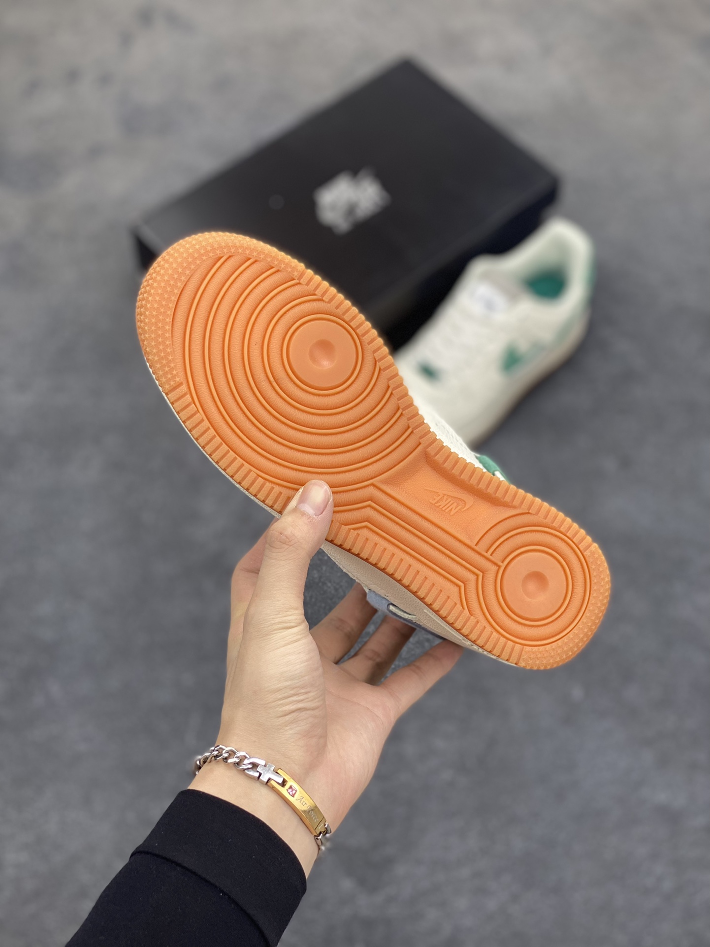 图片[5]-福利特价 全掌气垫🔥 NK Air Force 1 空军一号 断勾 原楦头原纸板 打造纯正空军版型#专注外贸渠道 全掌内置蜂窝气垫 #原盒配件 原厂中底钢印、拉帮完美 货号：DV0740-100 尺码：36 36.5 37.5 38 38.5 39 40 40.5 41 42 42.5 43 44 44.5 45-选品中心