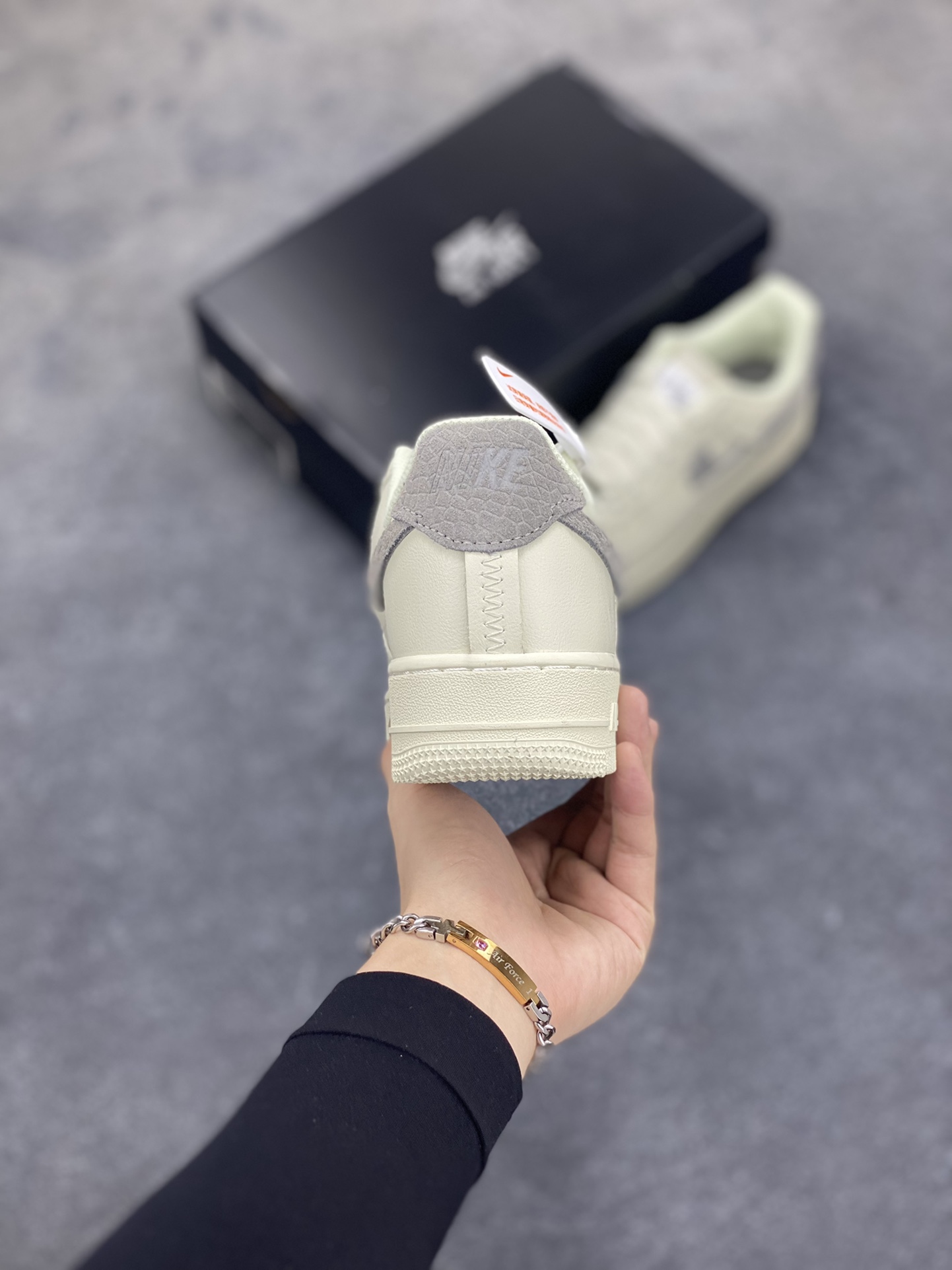 图片[4]-福利特价 全掌气垫🔥 NK Air Force 1 空军一号 断勾 原楦头原纸板 打造纯正空军版型#专注外贸渠道 全掌内置蜂窝气垫 #原盒配件 原厂中底钢印、拉帮完美 货号：DH3869-001 尺码：36 36.5 37.5 38 38.5 39 40 40.5 41 42 42.5 43 44 44.5 45-选品中心